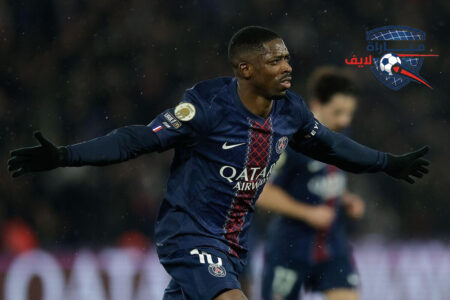 لاعب باريس سان جيرمان عثمان ديمبيلي يحتفل بتسجيل هدف في مرمى ليل
