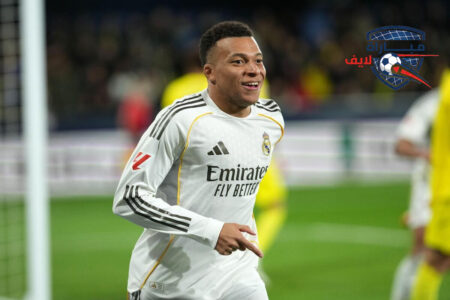 كيليان مبابي يحتفل بتسجيل هدف لريال مدريد ضد فياريال