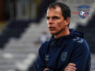 لاعب كرة القدم جوكلين تا بي يرتدي قميص سندرلاند