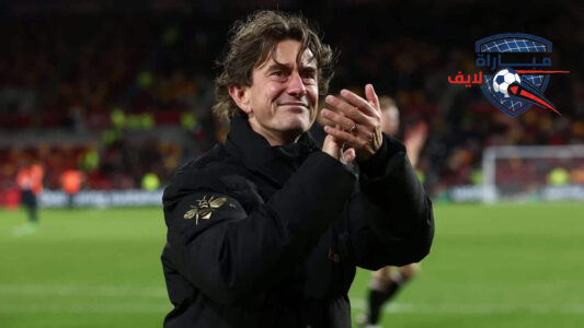 توماس فرانك مدرب توتنهام مع جهازه الفني