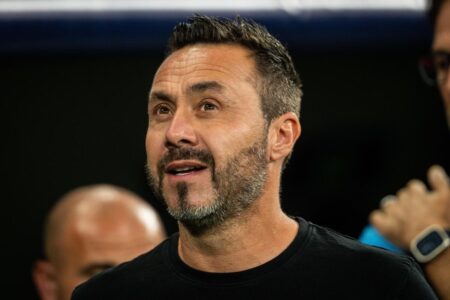 لاعبو توتنهام يحتفلون بهدف