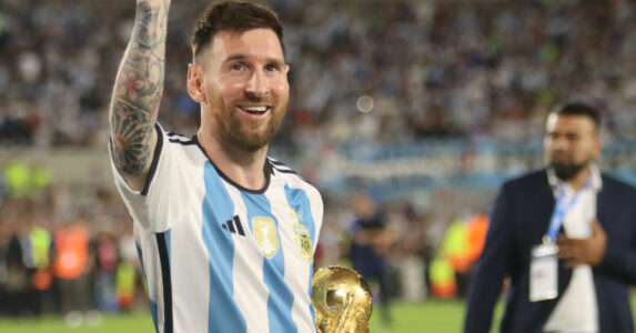 ليونيل ميسي يحتفل بتسجيل هدف في كأس العالم 2026
